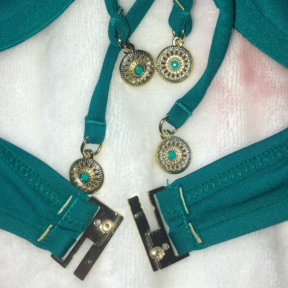 ❌SOLD❌Bikini Top w/ Matching Bottoms Bathing Suit - Picture 4 of 8